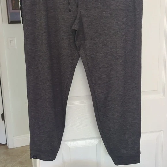 NWT Barefoot Dreams Malibu Collection Butterchic Knit Jogger (XL) - Picture 3 of 8